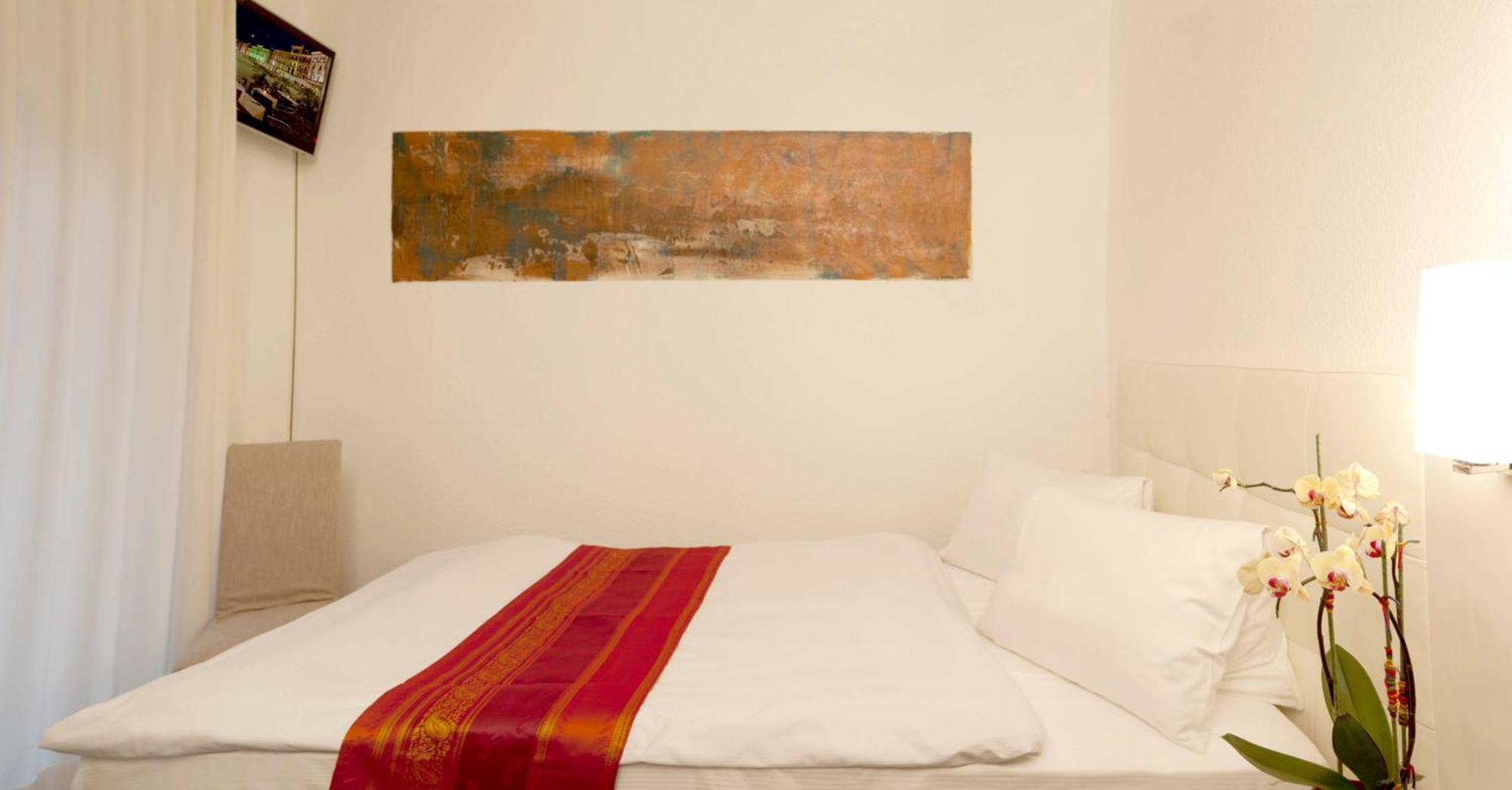 Single Room,1667426075:JPEG